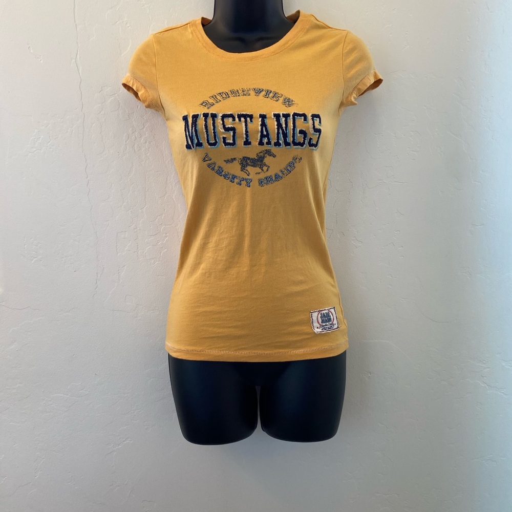 Property Of Jade Jeans Mustang T-Shirt Jr. Size M